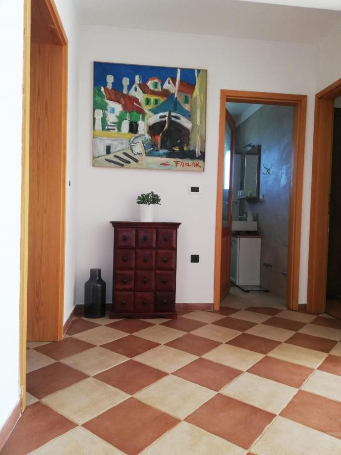 Apartment Laetitia Kastelir Bagian luar foto