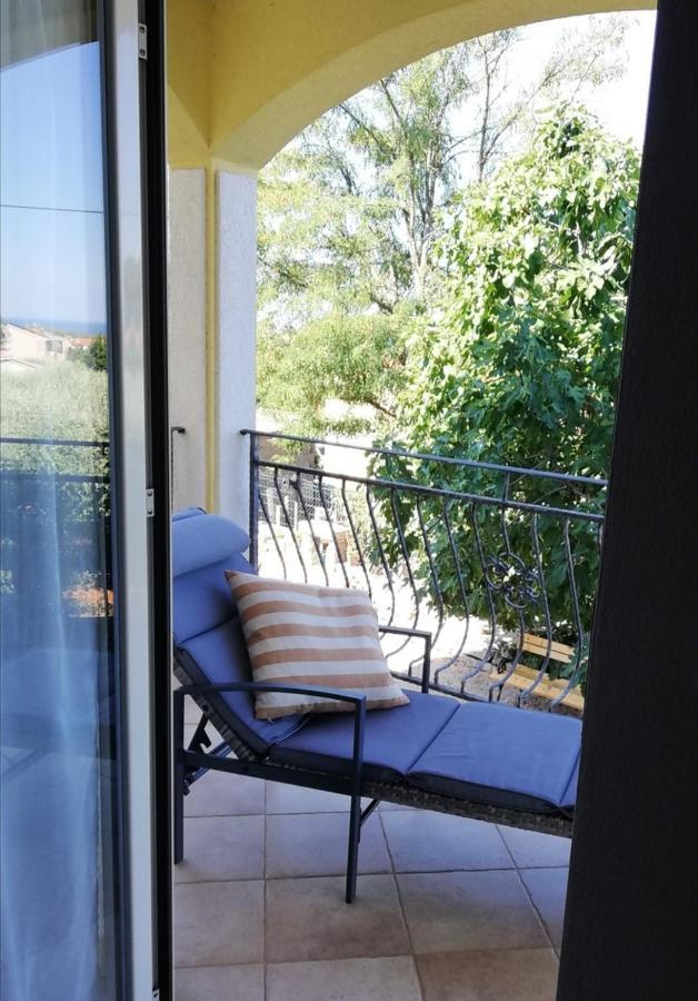 Apartment Laetitia Kastelir Bagian luar foto