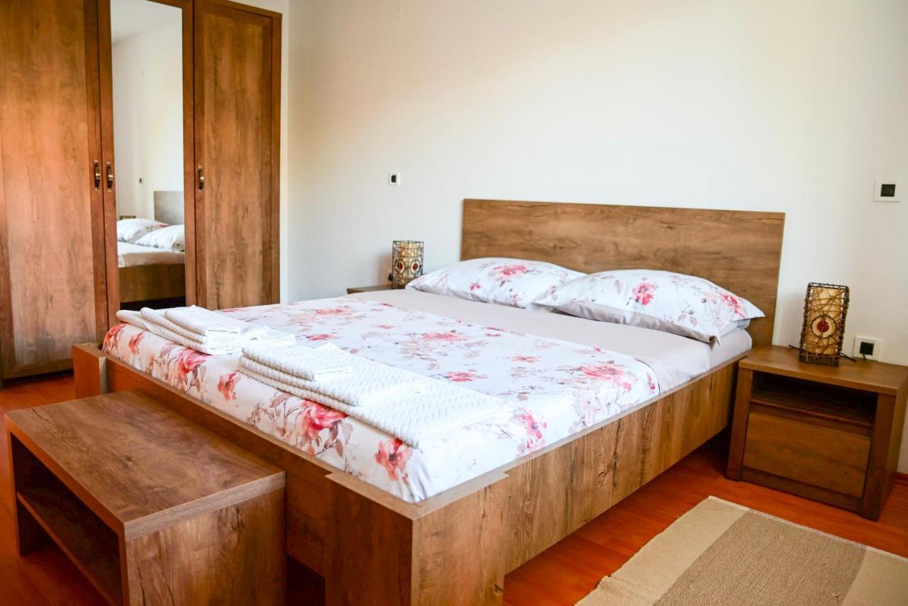 Apartment Laetitia Kastelir Bagian luar foto