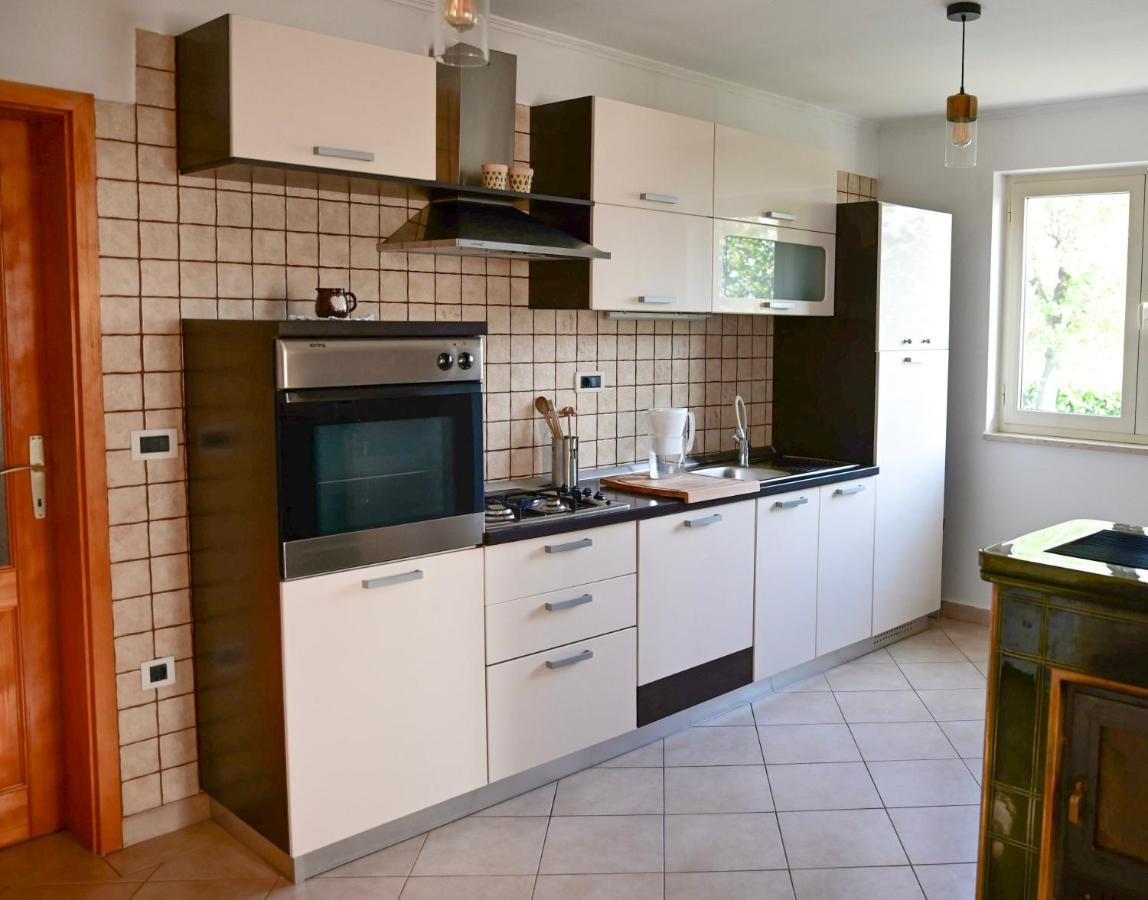 Apartment Laetitia Kastelir Bagian luar foto